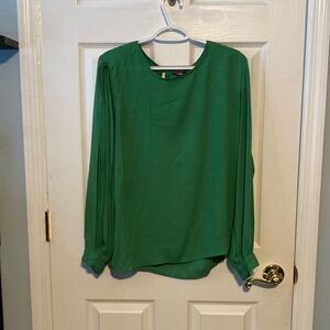 Vince Camuto XL Green women’s top.
